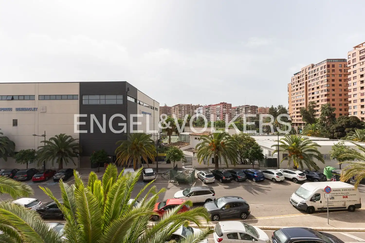 Vista exterior de Pis de lloguer en Valencia amb Calefacció i Balcó