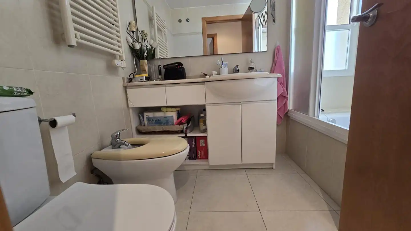 Baño de Apartamento de alquiler en Gandia con Terraza, Amueblado y Piscina comunitaria