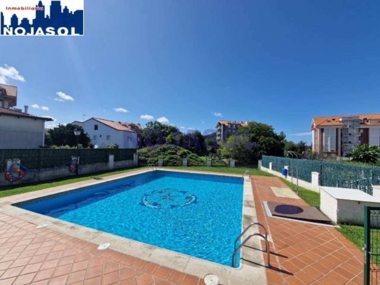 Piscina de Apartament en venda en Noja amb Calefacció, Moblat i Balcó