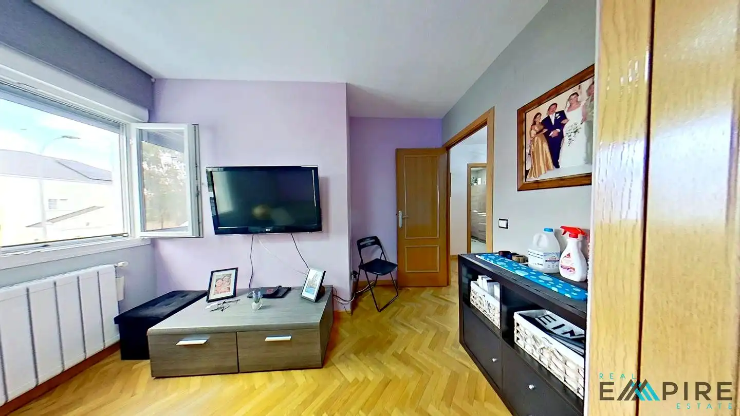 Semi-detached house with pool for sale in Ugena, imagen 53