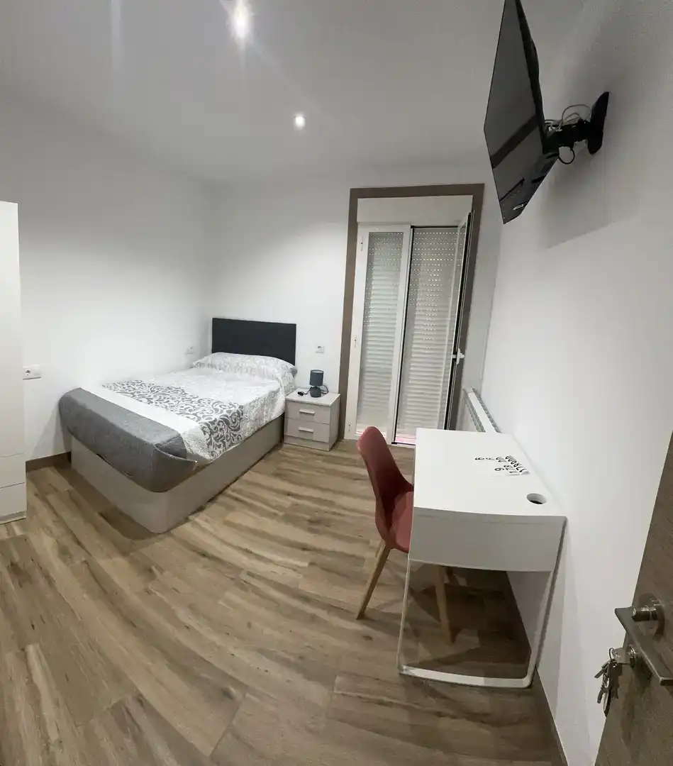 Schlafzimmer von Wohnung zur Miete in Ourense Capital  mit Balkon