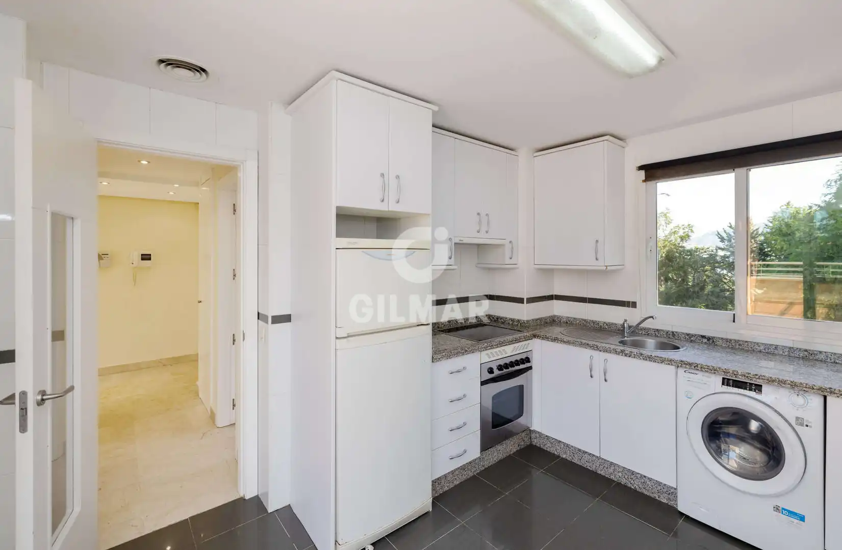 Cocina de Dúplex en venta en Estepona con Calefacción, Jardín privado y Piscina