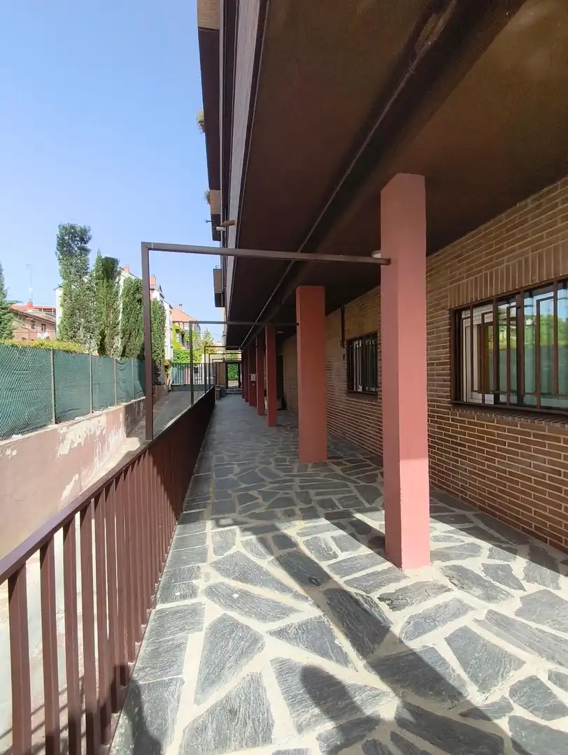 Terrassa de Estudi en venda en Madrid amb Calefacció, Jardí privat i Parquet