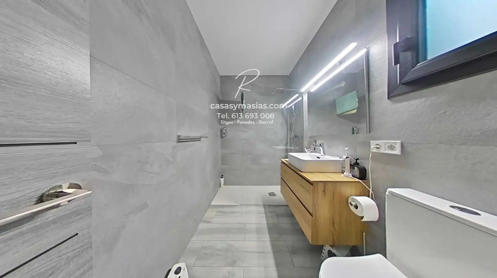 Baño de Casa o chalet en venta en Vallirana con Aire acondicionado, Calefacción y Jardín privado