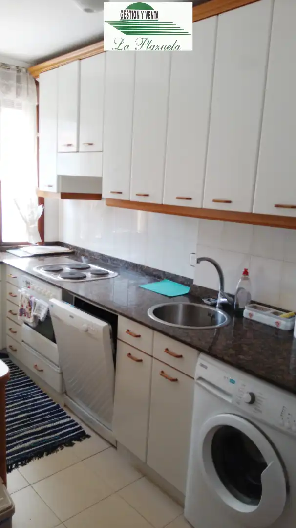 Cocina de Piso en venta en Castro-Urdiales con Calefacción, Jardín privado y Terraza
