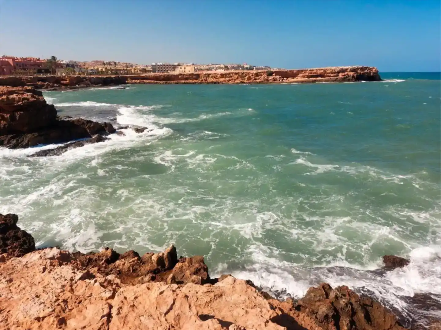 Außenansicht von Wohnungen zur Miete in Torrevieja mit Klimaanlage, Schwimmbad und Balkon