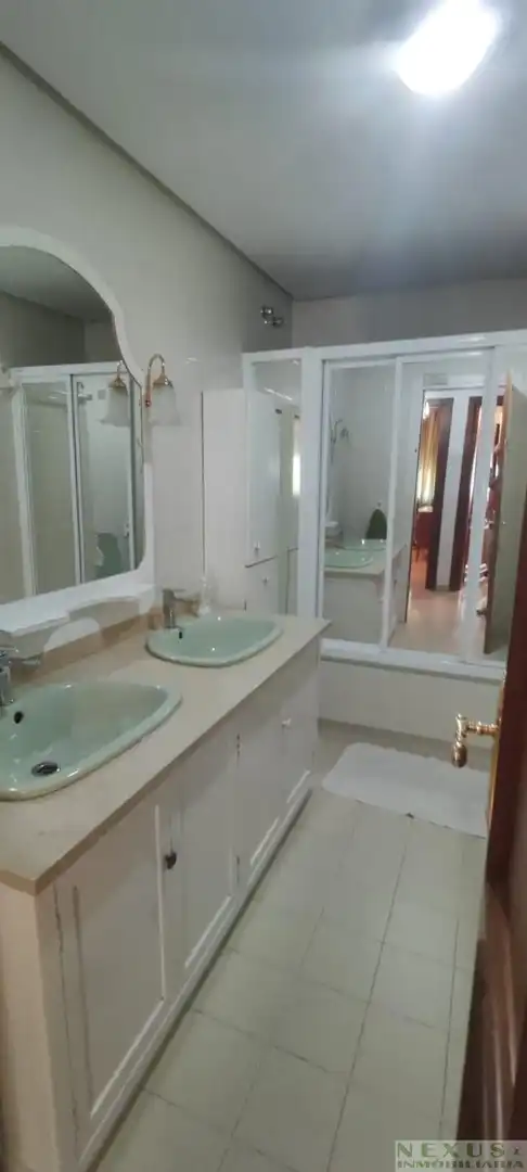 Bathroom of Flat for sale in Cáceres  with Air Conditioner, Heating and Terrace