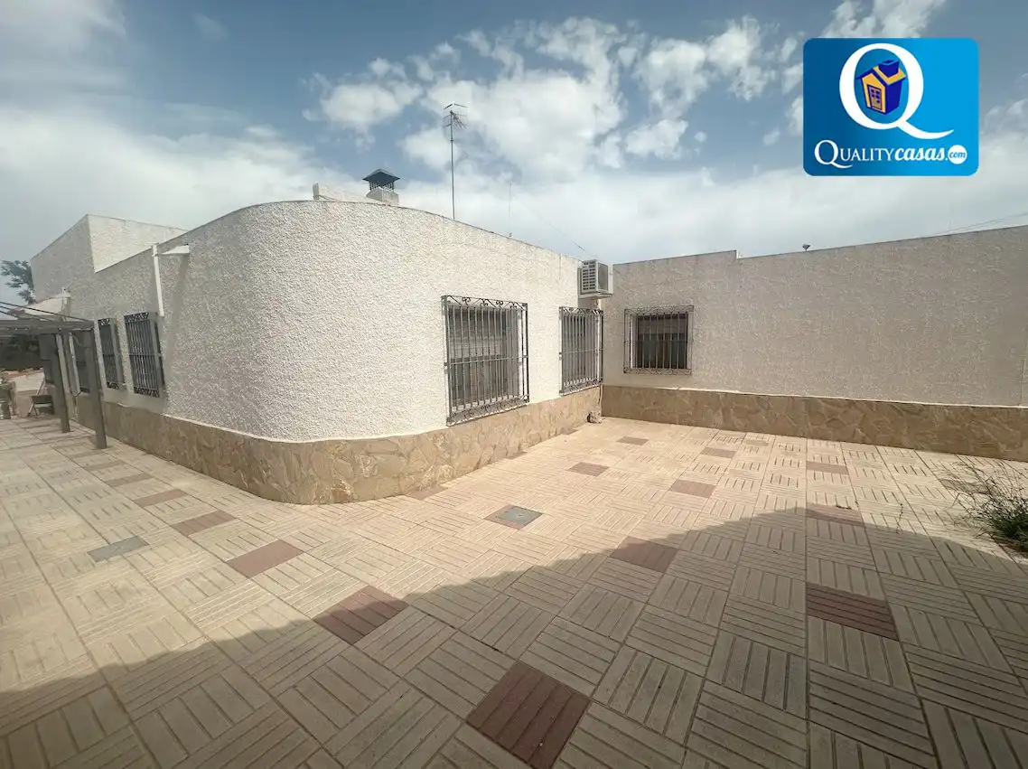 Vista exterior de Casa o chalet en venta en Mutxamel con Aire acondicionado, Calefacción y Terraza