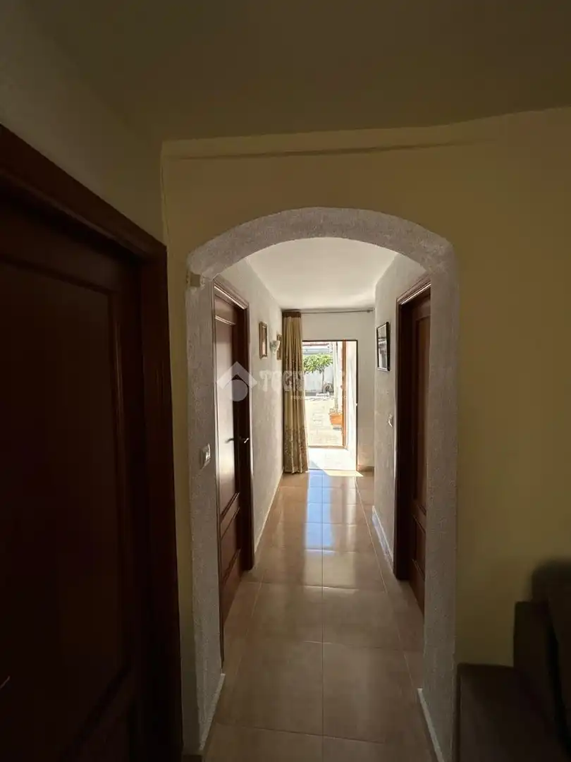 Casa aparellada en venda a El Poblado - Abulagar, imagen 2