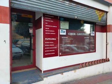 Locale commerciale in vendita a Calle DR M DIAZ MUNIO