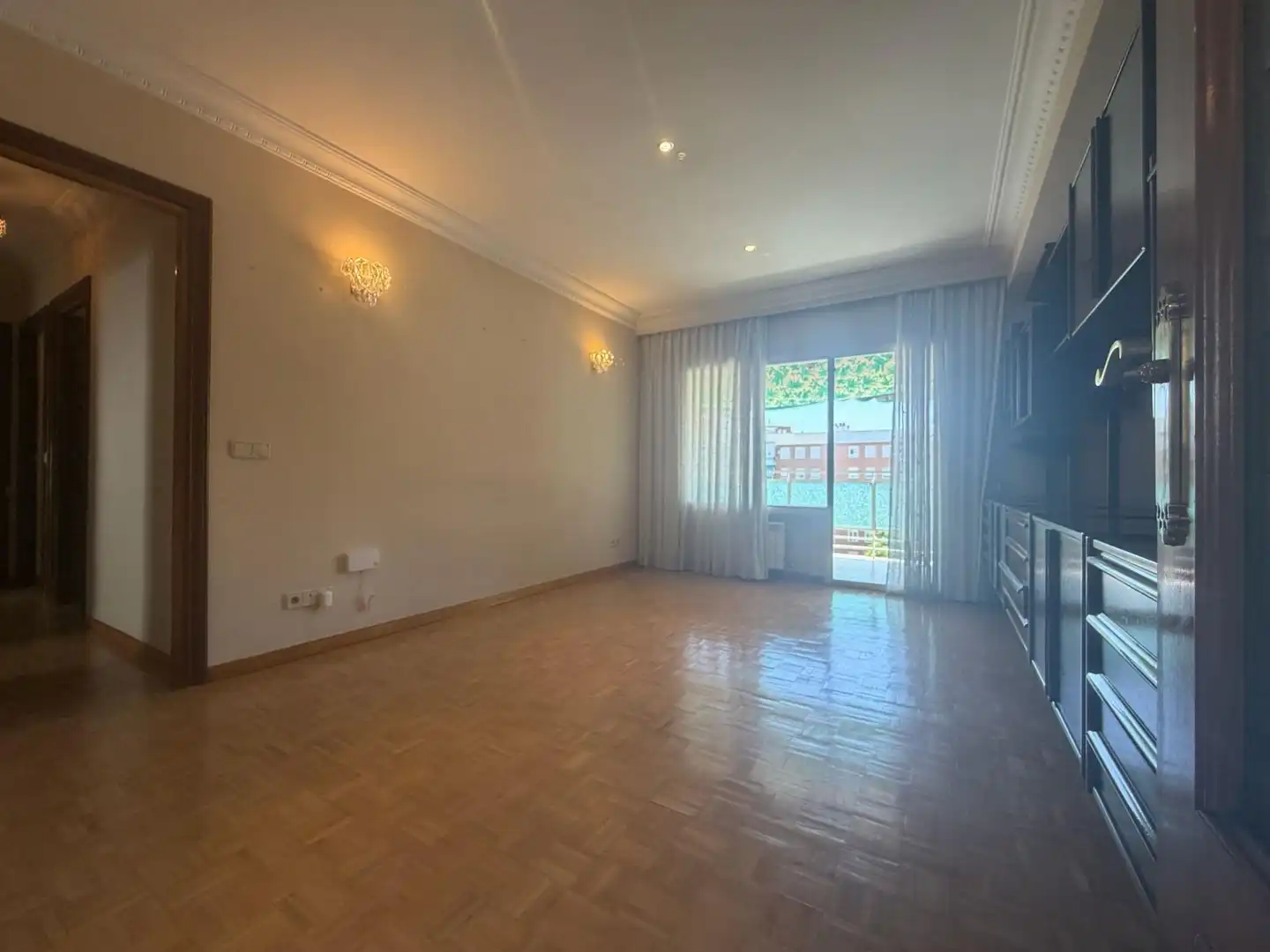 Sala de estar de Piso en venta en Madrid con Calefacción, Parquet y Terraza