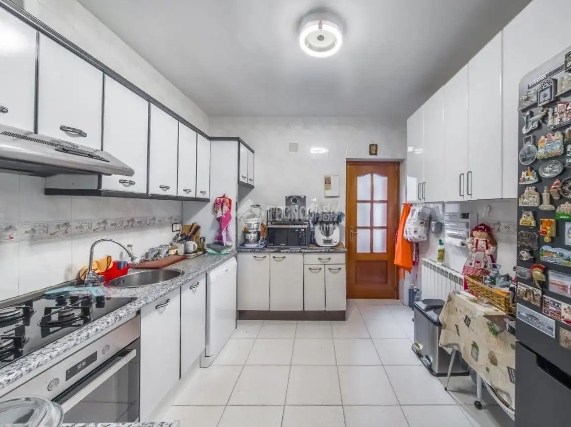Kitchen of Houses for sale in Nuevo Baztán  with Heating, Private garden and Swimming Pool