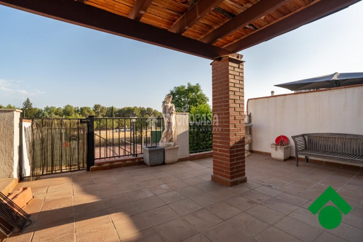 Terrace of Single-family semi-detached for sale in Atarfe