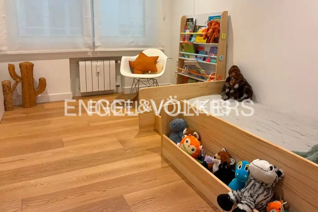 Bedroom of Flat for rent in Gijón   with Heating, Parquet flooring and Furnished