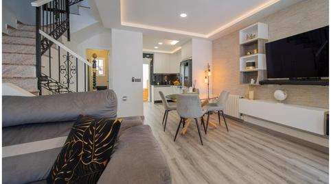 Foto 4 de Casa adosada en venda a Calle Miño, 10, Los Almendros, Alicante