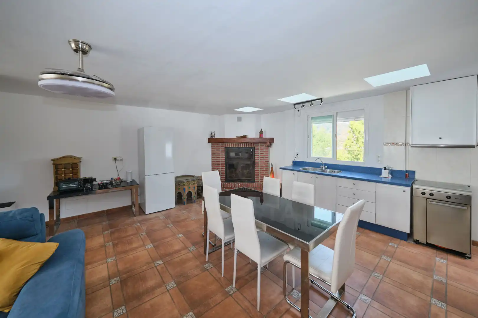 Kitchen of Houses for sale in Almuñécar  with Air Conditioner, Terrace and Swimming Pool