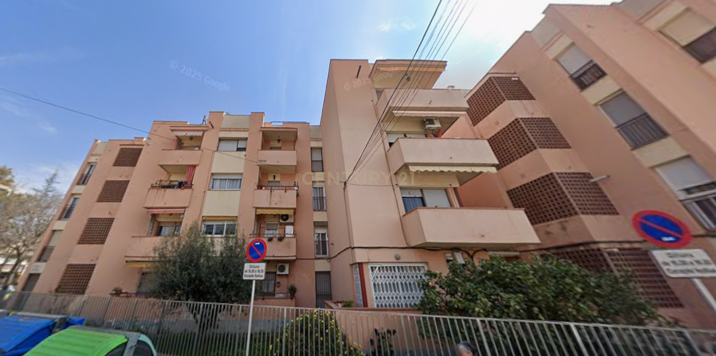 Vista exterior de Apartament en venda en Rubí