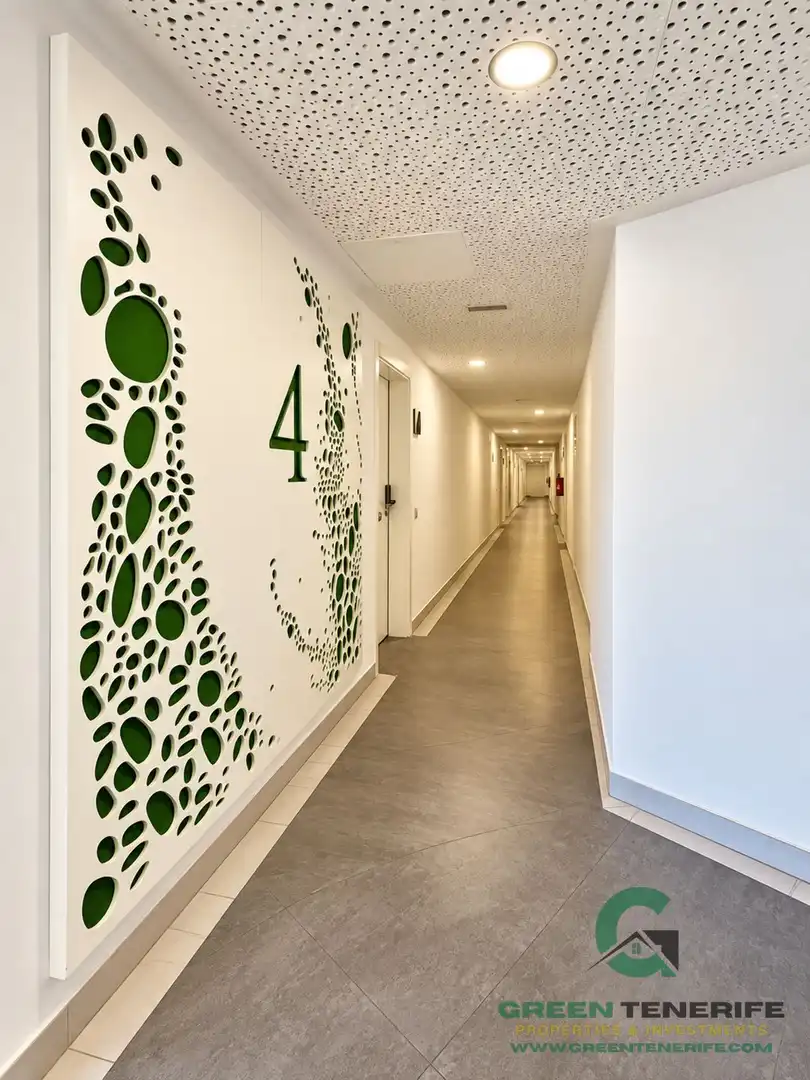 Piso en venta en Adeje con Aire acondicionado, Terraza y Piscina