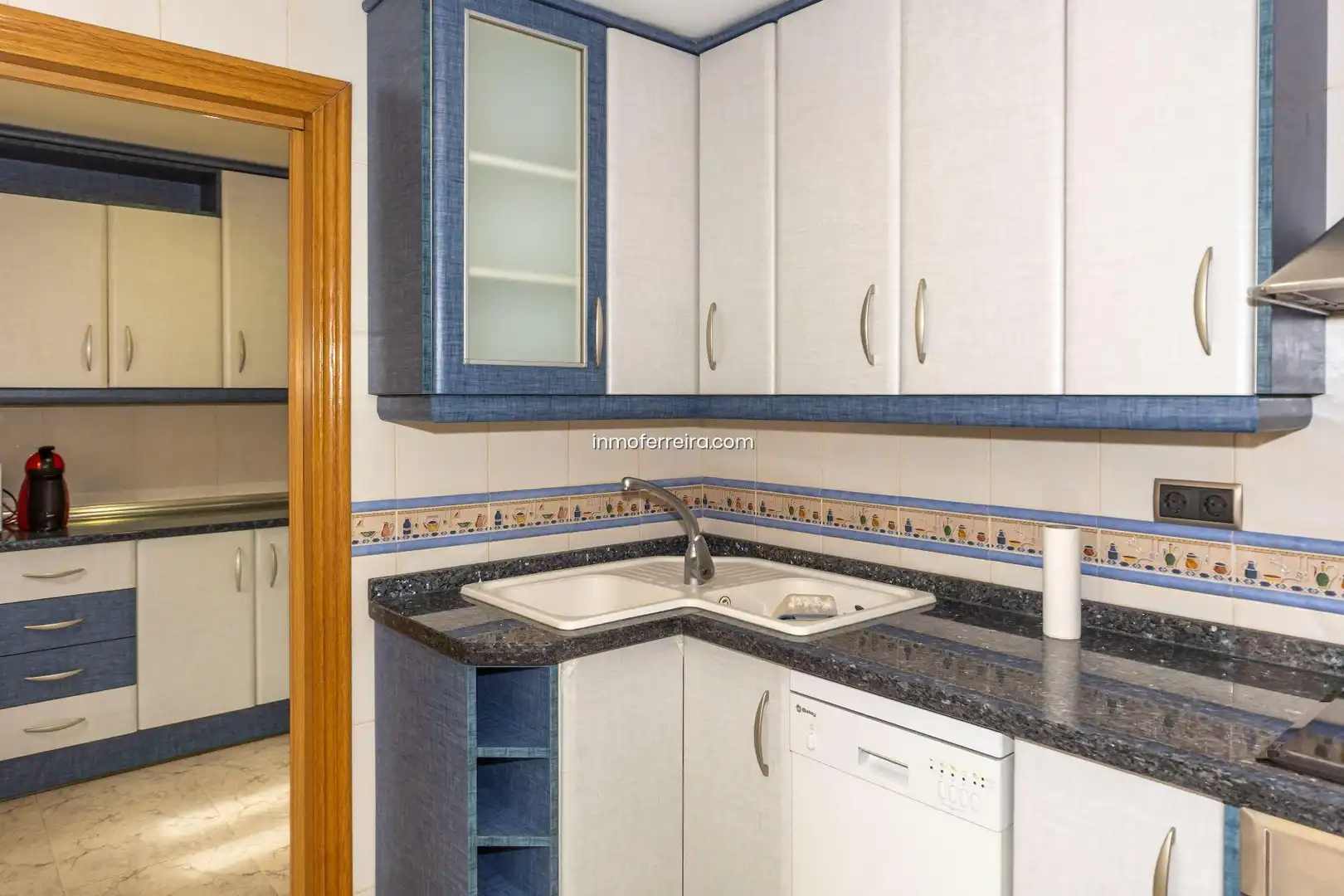 Kitchen of Houses for sale in Darro  with Storage room