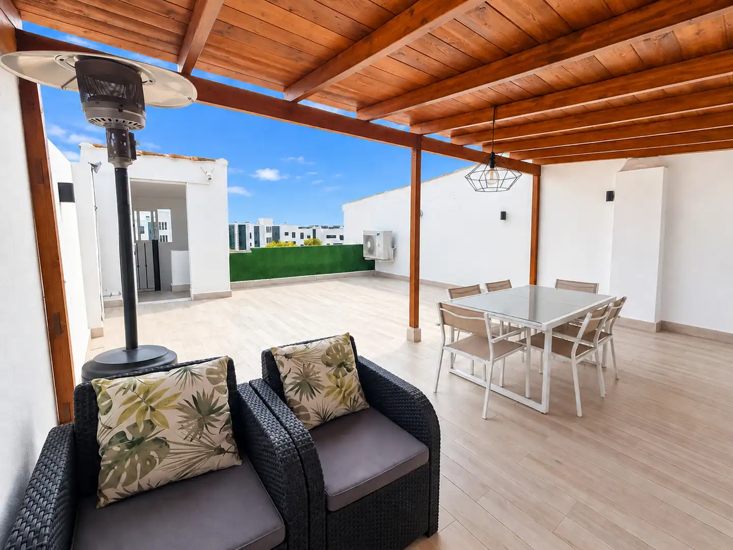 Terraced house with pool for sale in Santangelo