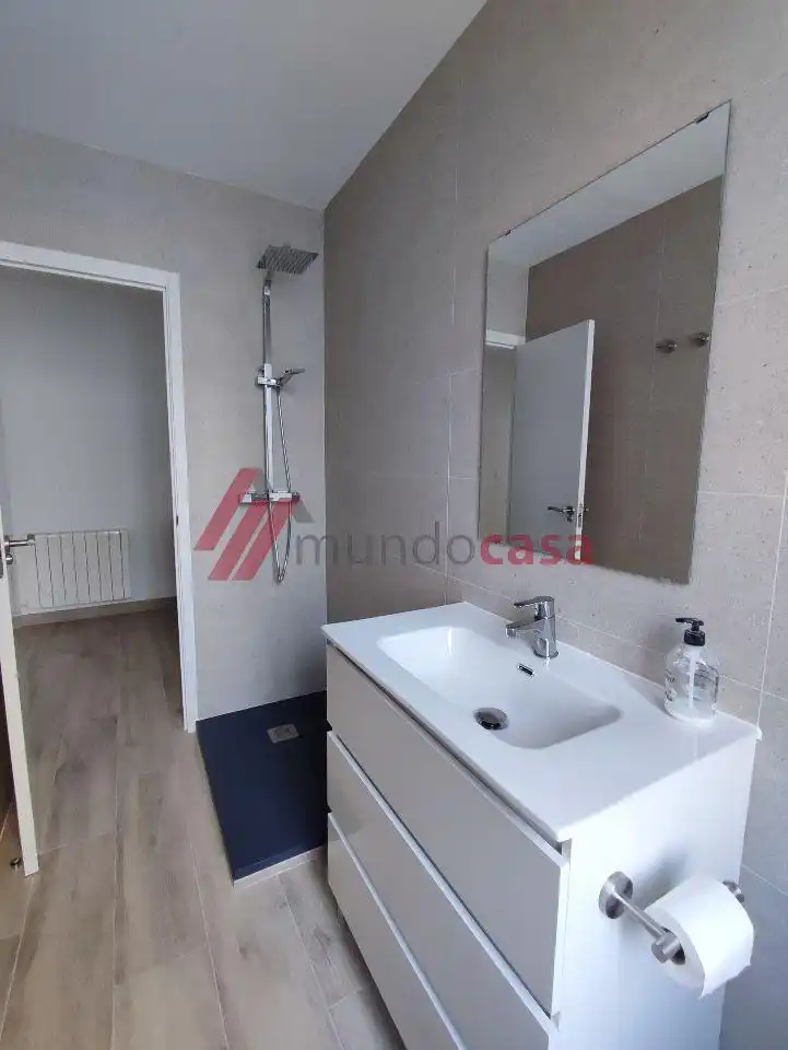 Baño de Piso de alquiler en Ferrol con Calefacción y Amueblado