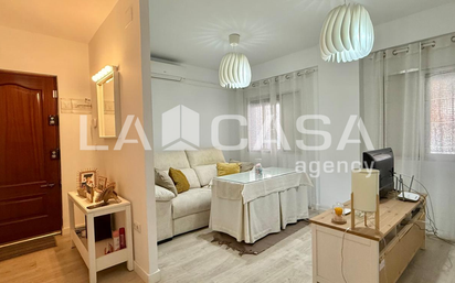 Living room of Flat for sale in  Sevilla Capital