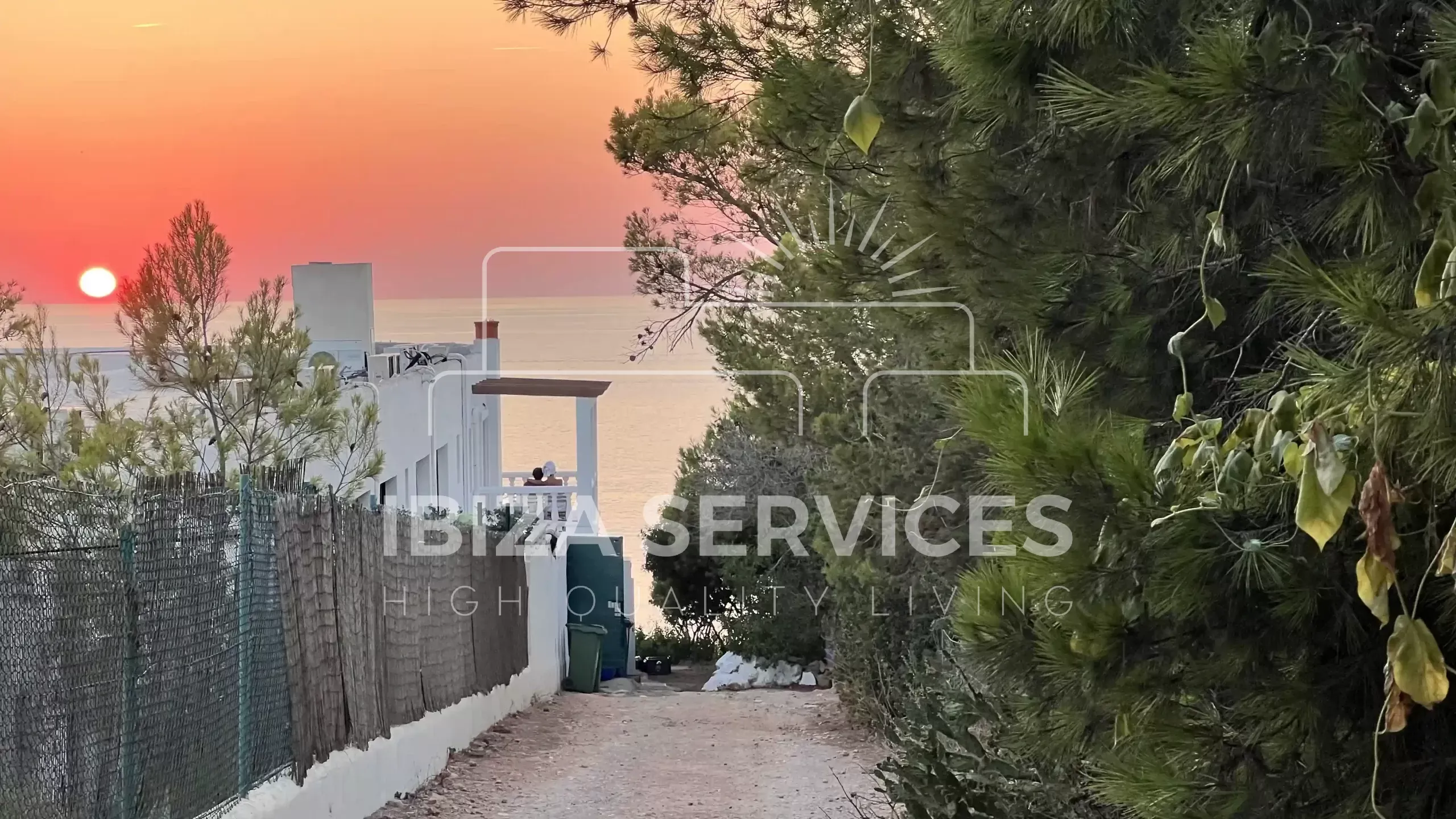 Vista exterior de Casa o xalet en venda en Sant Antoni de Portmany amb Aire condicionat, Jardí privat i Piscina