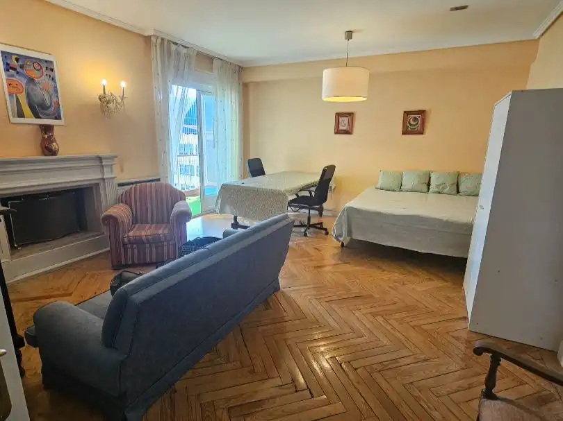 Dormitori de Pis per a compartir en Madrid amb Aire condicionat, Calefacció i Parquet