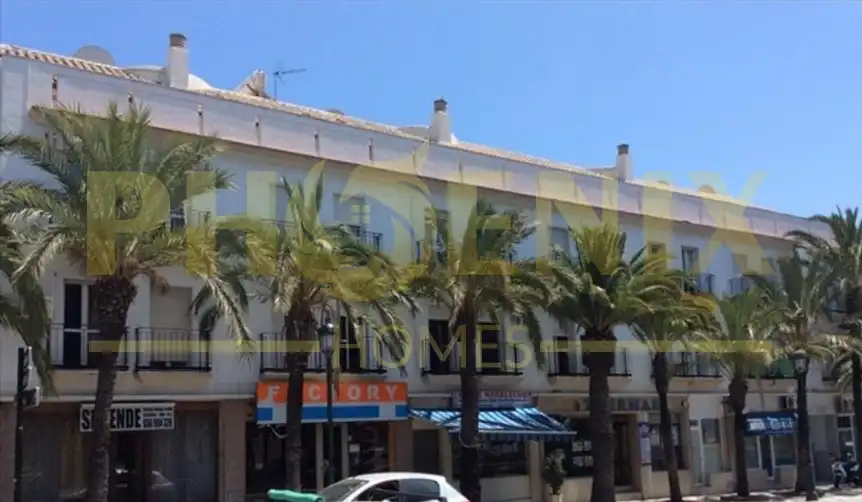 Gewerbefläche zum Verkauf in Avenida Ciudad de Pescia