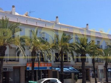Local comercial en venda a Avenida Ciudad de Pescia