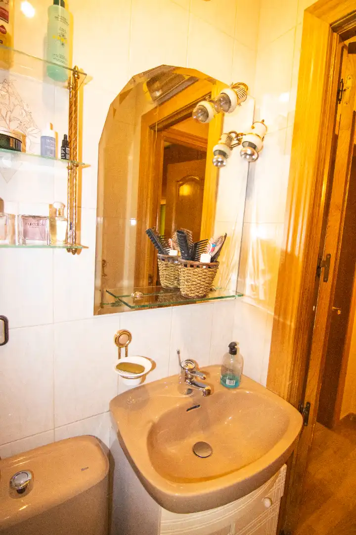 Bathroom of Flat for sale in Madrid  with Terrace and Furnished