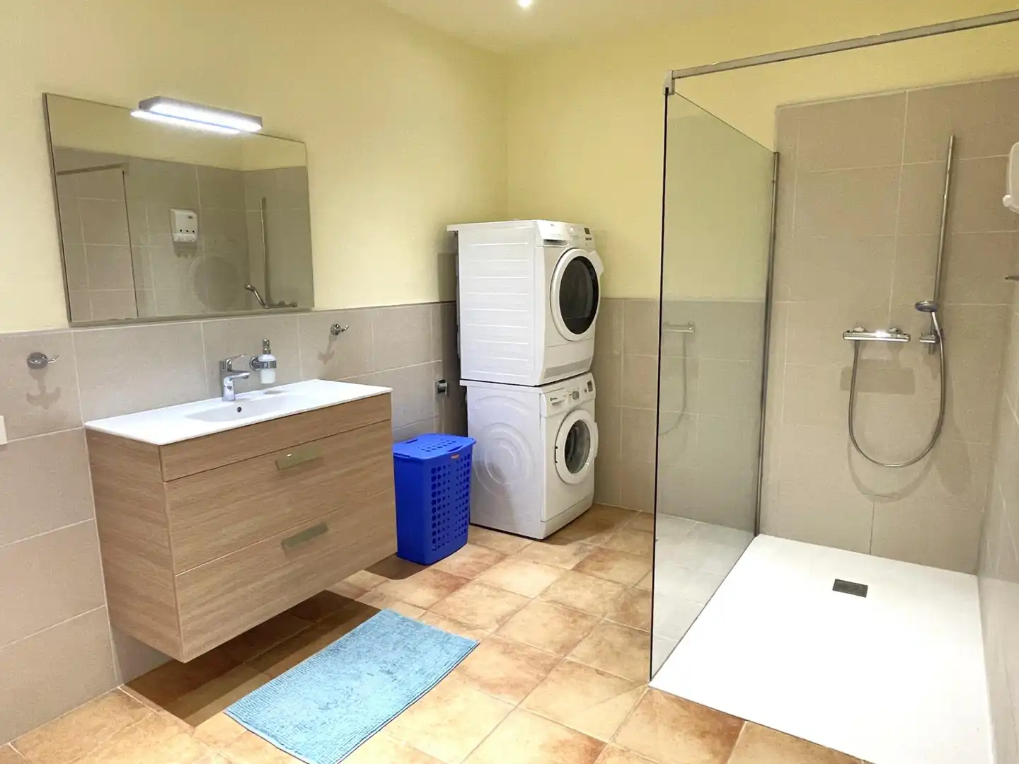 Bany de Casa o xalet en venda en Torrox amb Aire condicionat, Jardí privat i Piscina