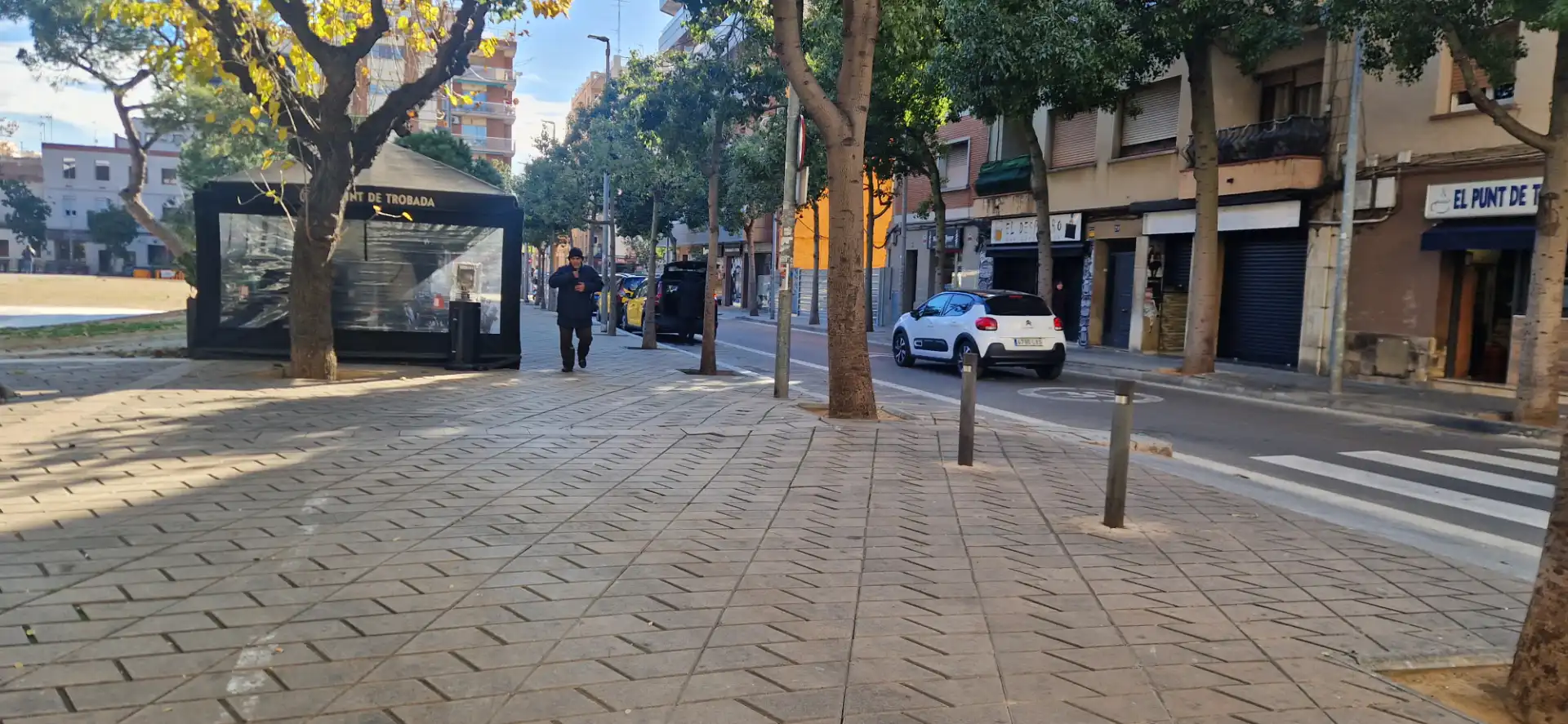 Außenansicht von Garage zum Verkauf in Sant Boi de Llobregat