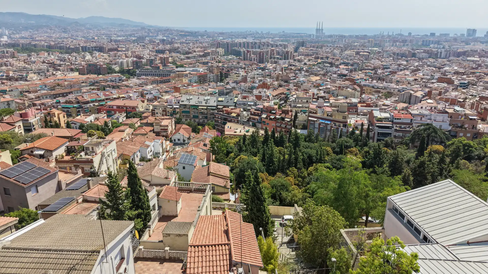 Vista exterior de Casa o xalet en venda en Barcelona amb Aire condicionat, Calefacció i Terrassa