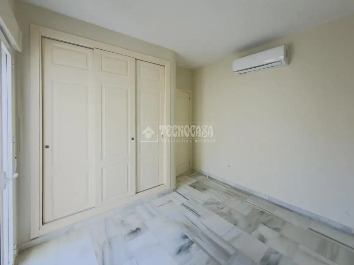 Schlafzimmer von Einfamilien-Reihenhaus zum Verkauf in Rota mit Klimaanlage, Terrasse und Abstellraum