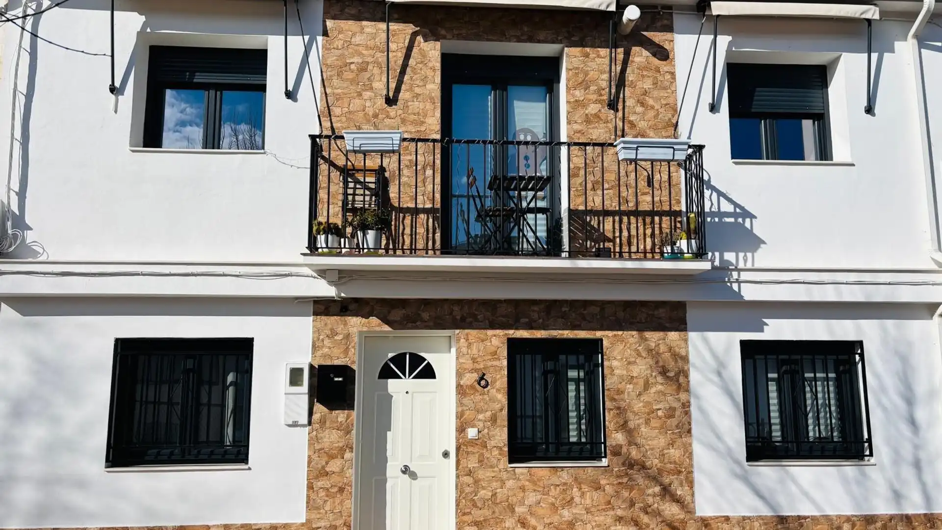 Exterior view of Flat for rent in Villa de Otura  with Air Conditioner and Furnished