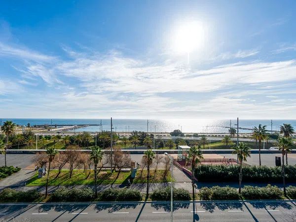 Vista exterior de Piso de alquiler en  Barcelona Capital con Aire acondicionado, Calefacción y Terraza