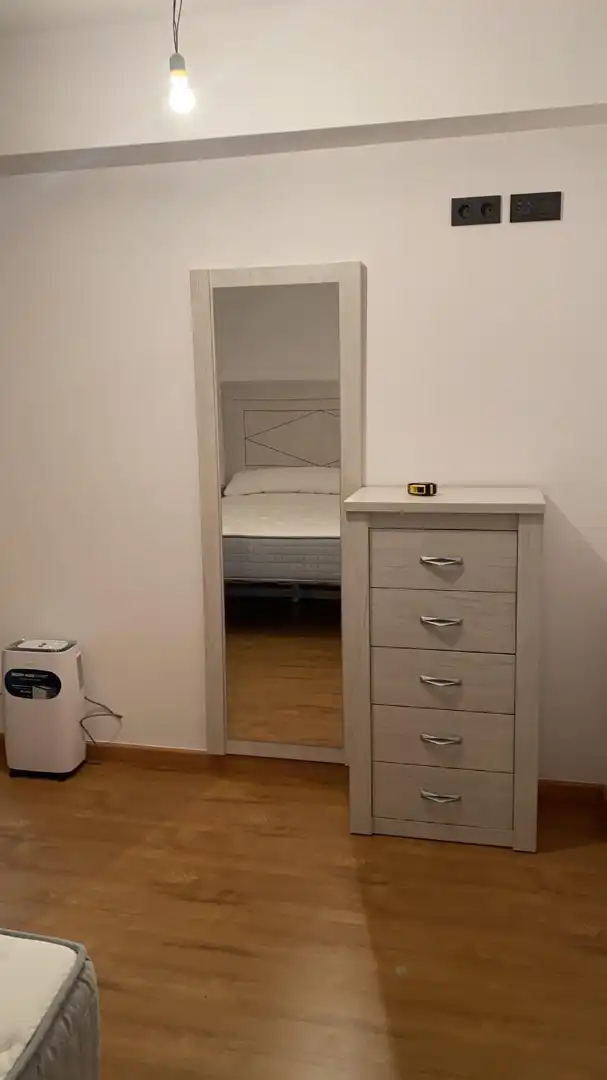 Dormitori de Casa o xalet en venda en Cee amb Calefacció, Parquet i Moblat