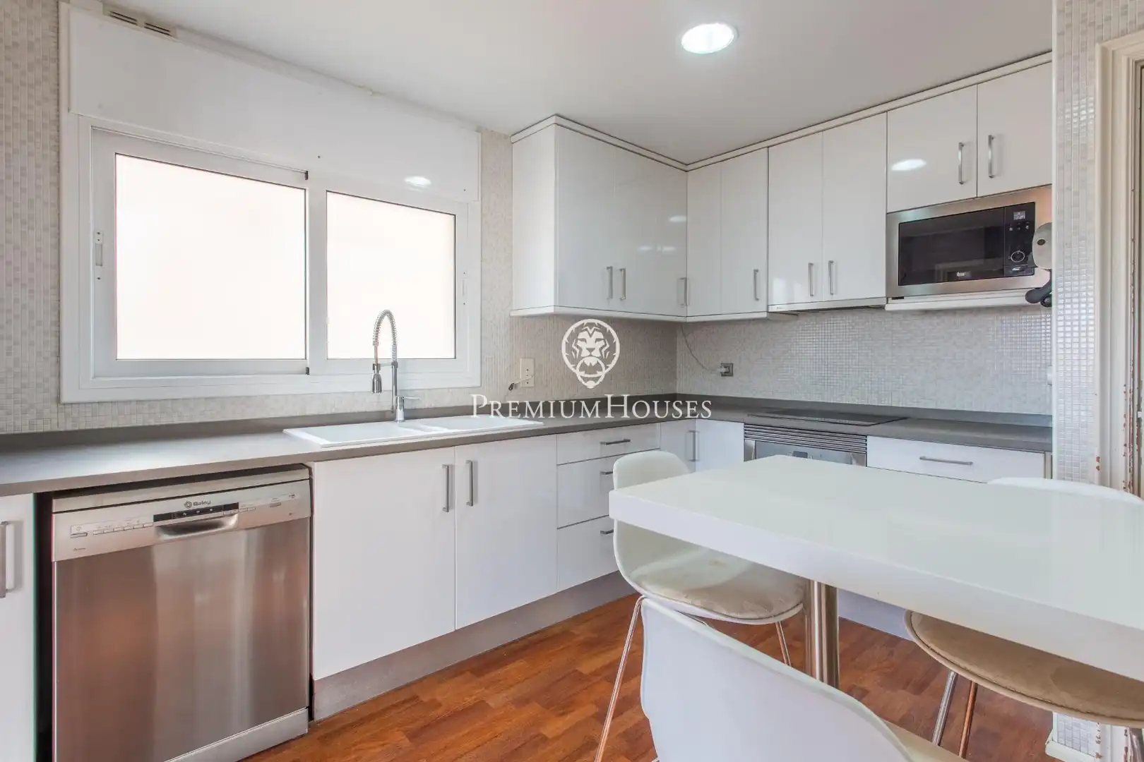 Kitchen of Attic for sale in Mataró  with Air Conditioner, Heating and Parquet flooring