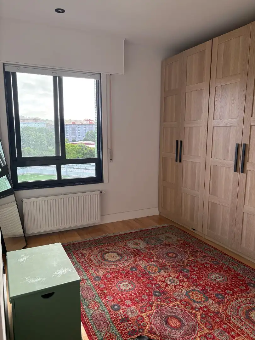 Dormitori de Apartament de lloguer en A Coruña Capital  amb Calefacció, Traster i Forn