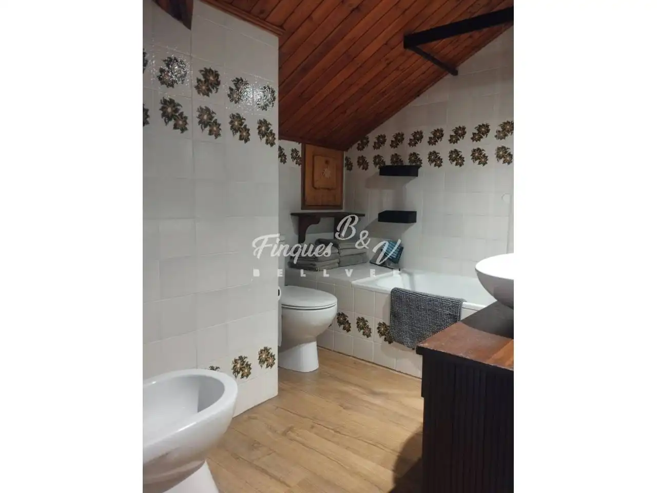 Bathroom of Attic for sale in Prats i Sansor  with Air Conditioner, Heating and Parquet flooring
