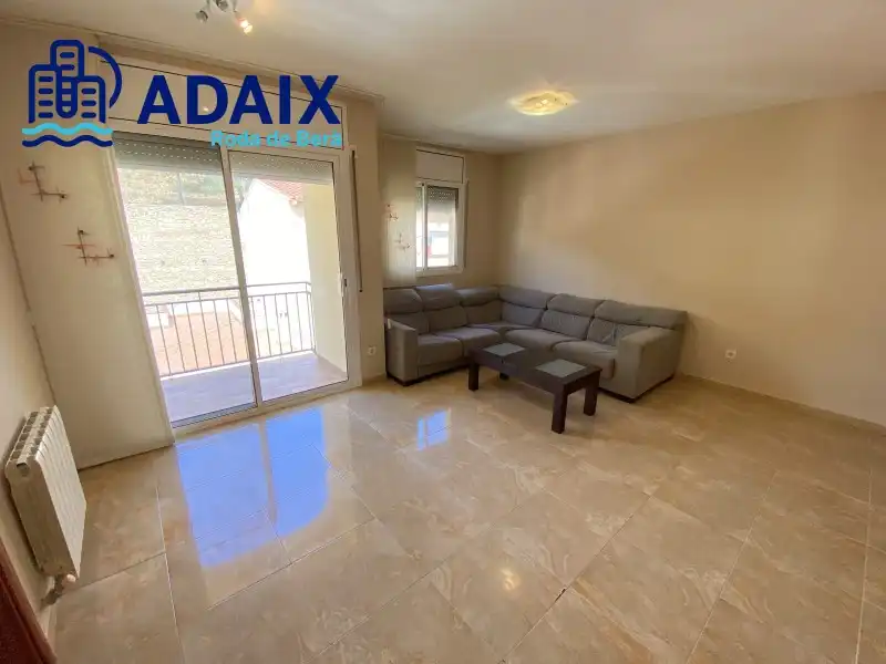 Vista exterior de Piso en venta en Roda de Berà con Calefacción, Terraza y Trastero