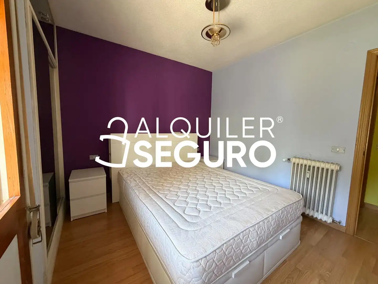 Dormitori de Pis de lloguer en Madrid amb Calefacció, Terrassa i Moblat