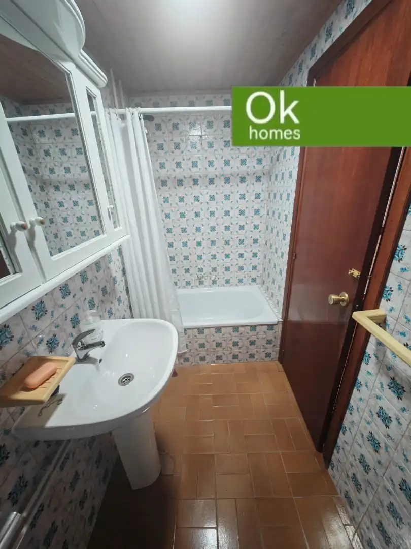 Baño de Casa adosada de alquiler en Curtis con Calefacción, Trastero y Amueblado