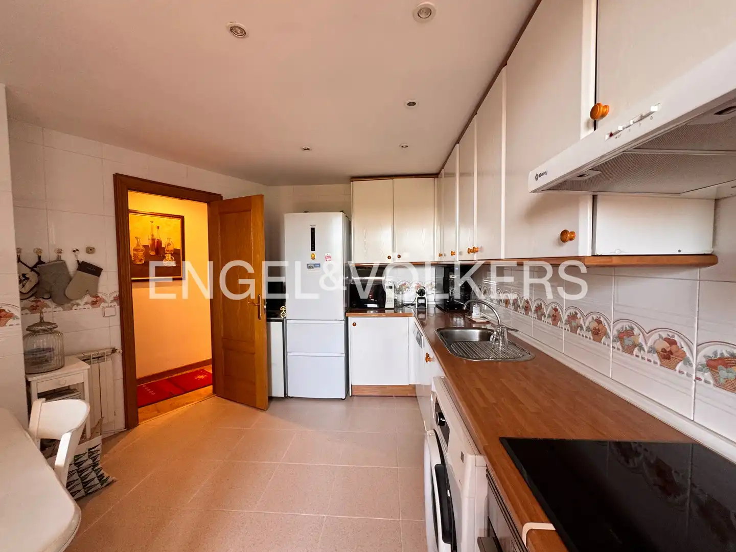 Cocina de Ático de alquiler en Majadahonda con Aire acondicionado, Calefacción y Jardín privado