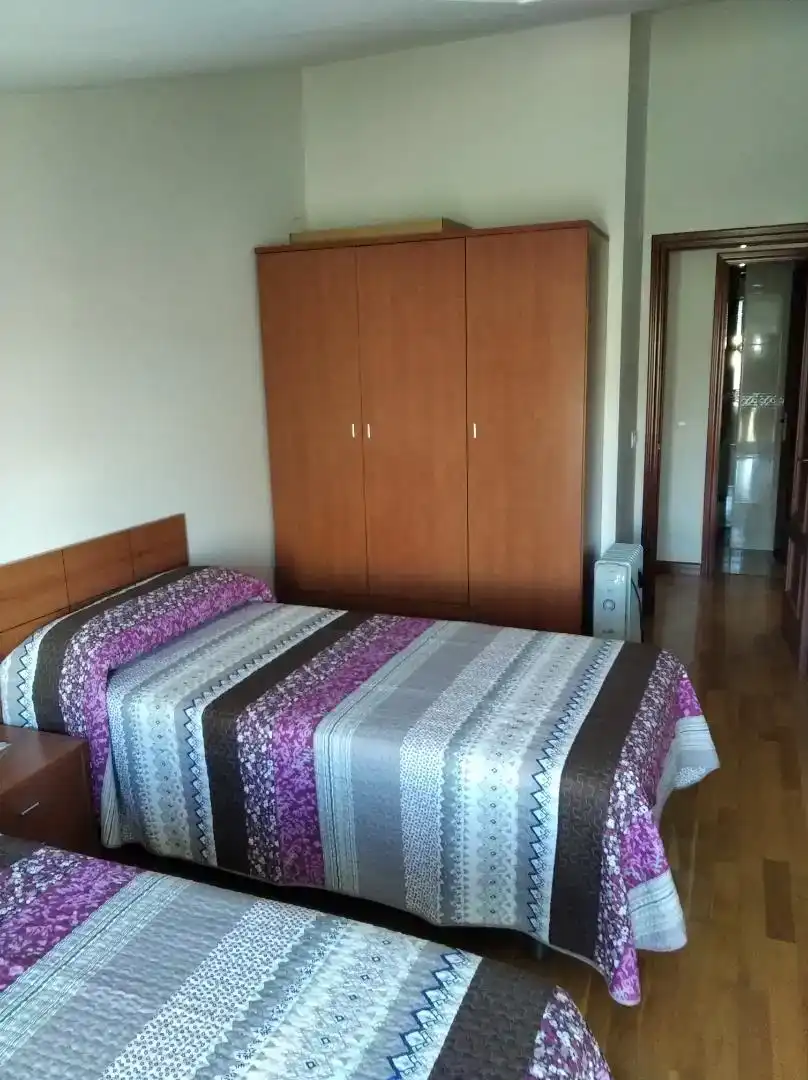 Dormitori de Pis en venda en Villaturiel amb Parquet, Traster i Moblat
