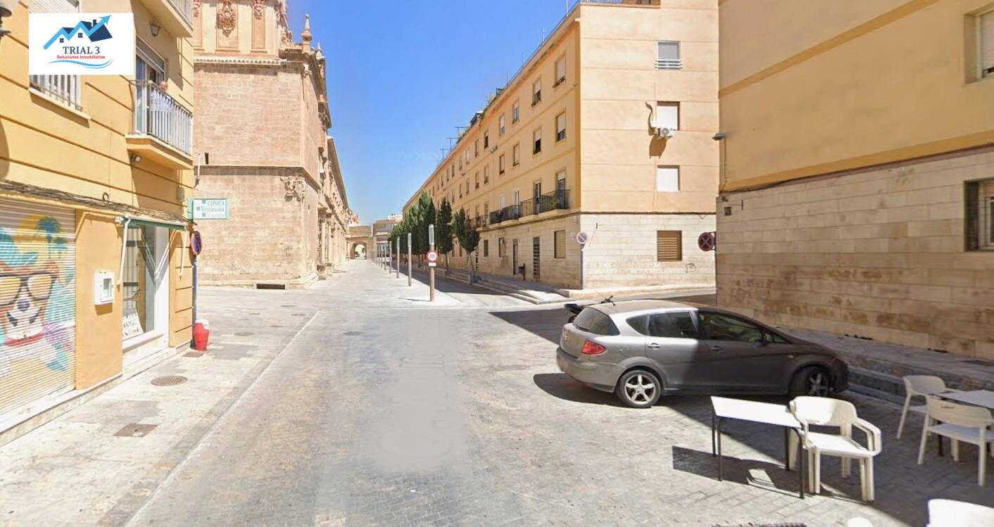 Vista exterior de Casa adosada en venda en  Sevilla Capital amb Terrassa i Balcó