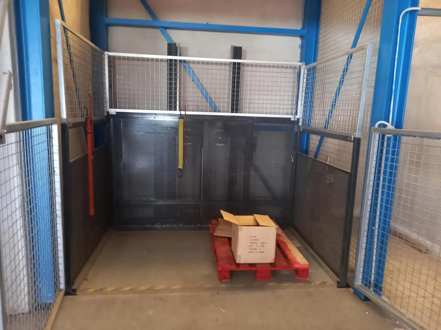 Industrial buildings for rent in Aspe