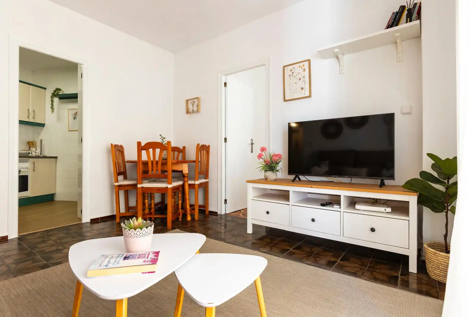 Sala de estar de Piso de alquiler en Torrenueva Costa con Aire acondicionado, Terraza y Amueblado