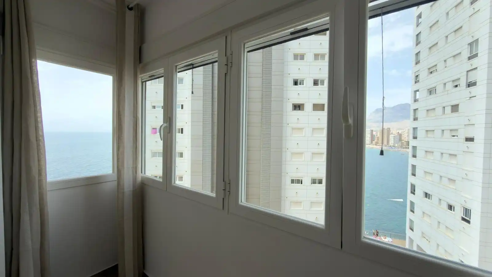 Schlafzimmer von Wohnung zum Verkauf in Benidorm mit Klimaanlage, Heizung und Terrasse